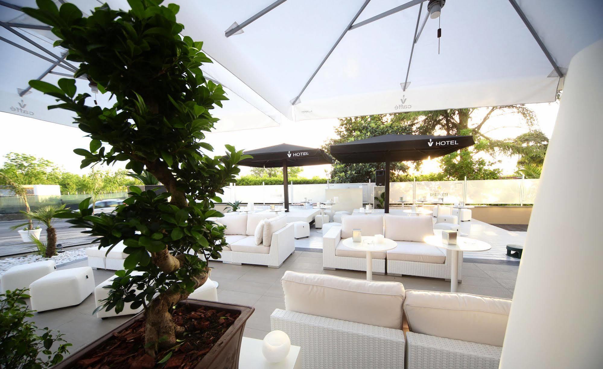 Victoria Hotel Pomigliano d'Arco Exterior photo